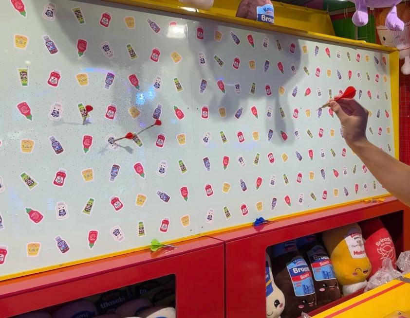 Carnival dart game